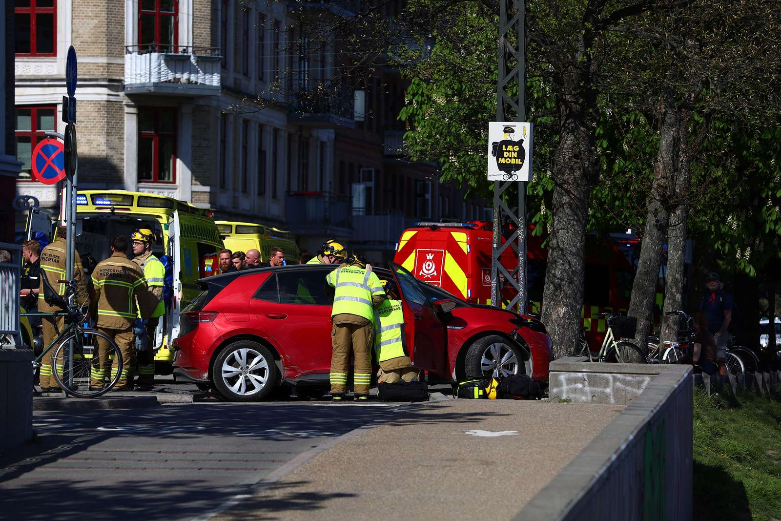 76-årig kørte ind i menneskemængde: Nu ved vi hvorfor