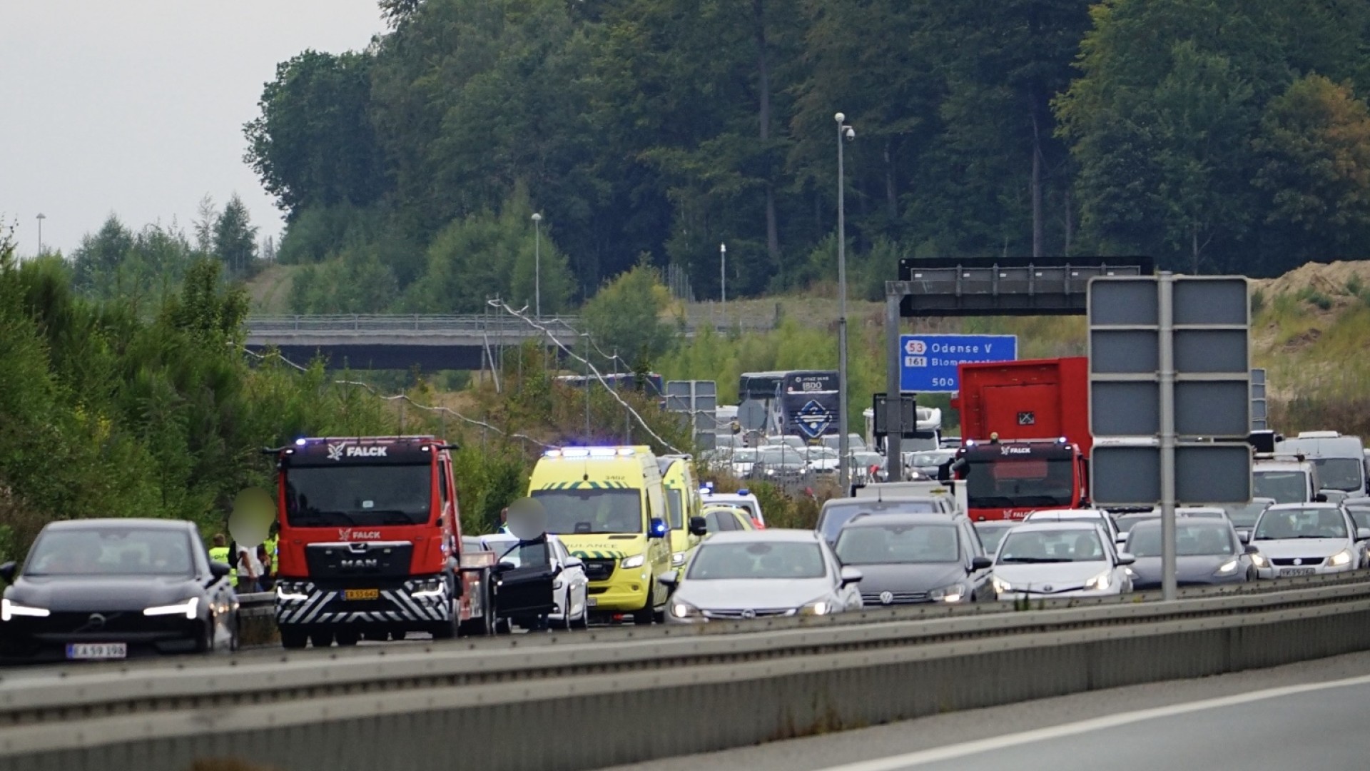 Ambulancer kaldt ud til uheld på motorvej i myldretiden | TV 2 Fyn | Fynske nyheder - lokalt hver dag