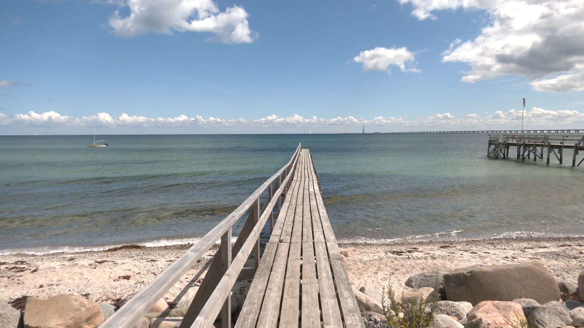 Tarmbakterier i vandet ved populær badestrand | TV 2 Fyn | Fynske nyheder - lokalt hver dag