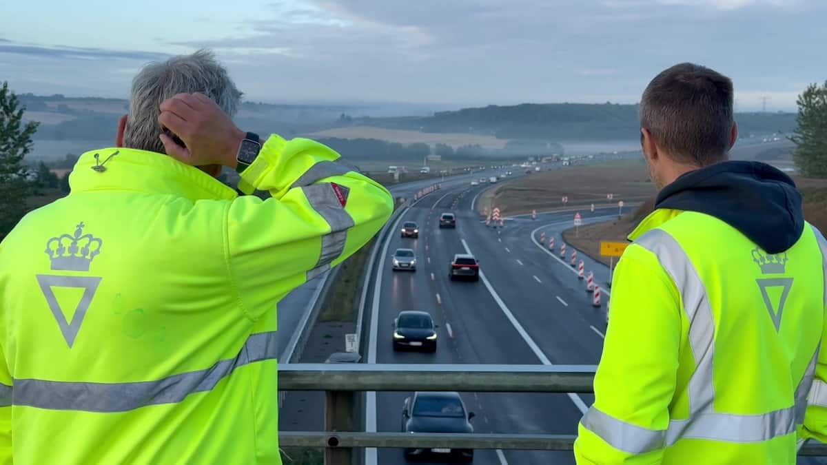 Bilister holder i kilometerlange køer i motorvejskaos: ’De næste tre uger bliver rigtig hårde' | Indland | DR