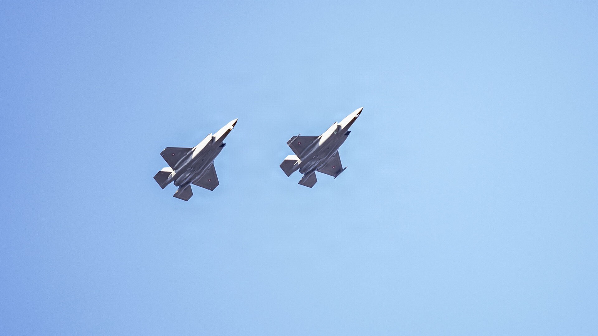 Forsvaret sender kampfly i luften over Fyn | TV 2 Fyn | Fynske nyheder - lokalt hver dag