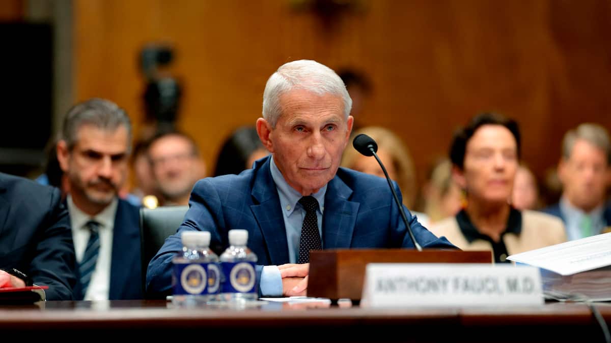 Fauci nægter at svare over 100 gange under høring i Senatet - republikanere vil erklære ham skyldig i foragt | Udland | DR