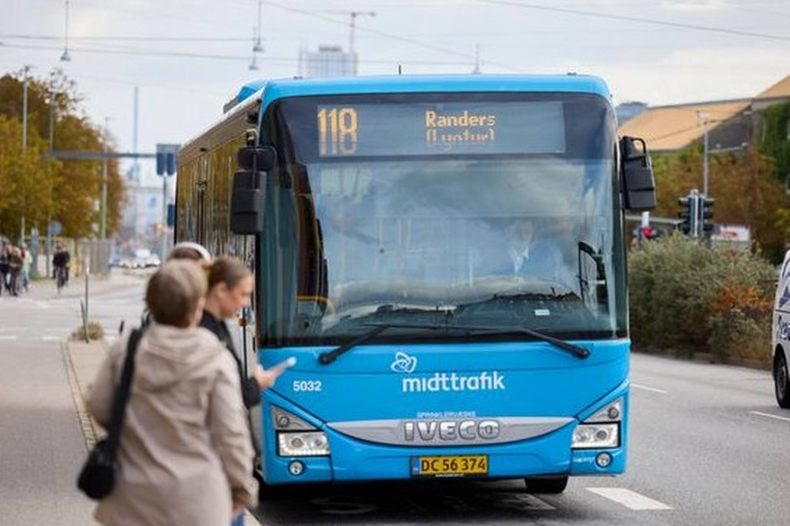 Stort busselskab på vigtige ruter er i alvorlige problemer - Din Avis