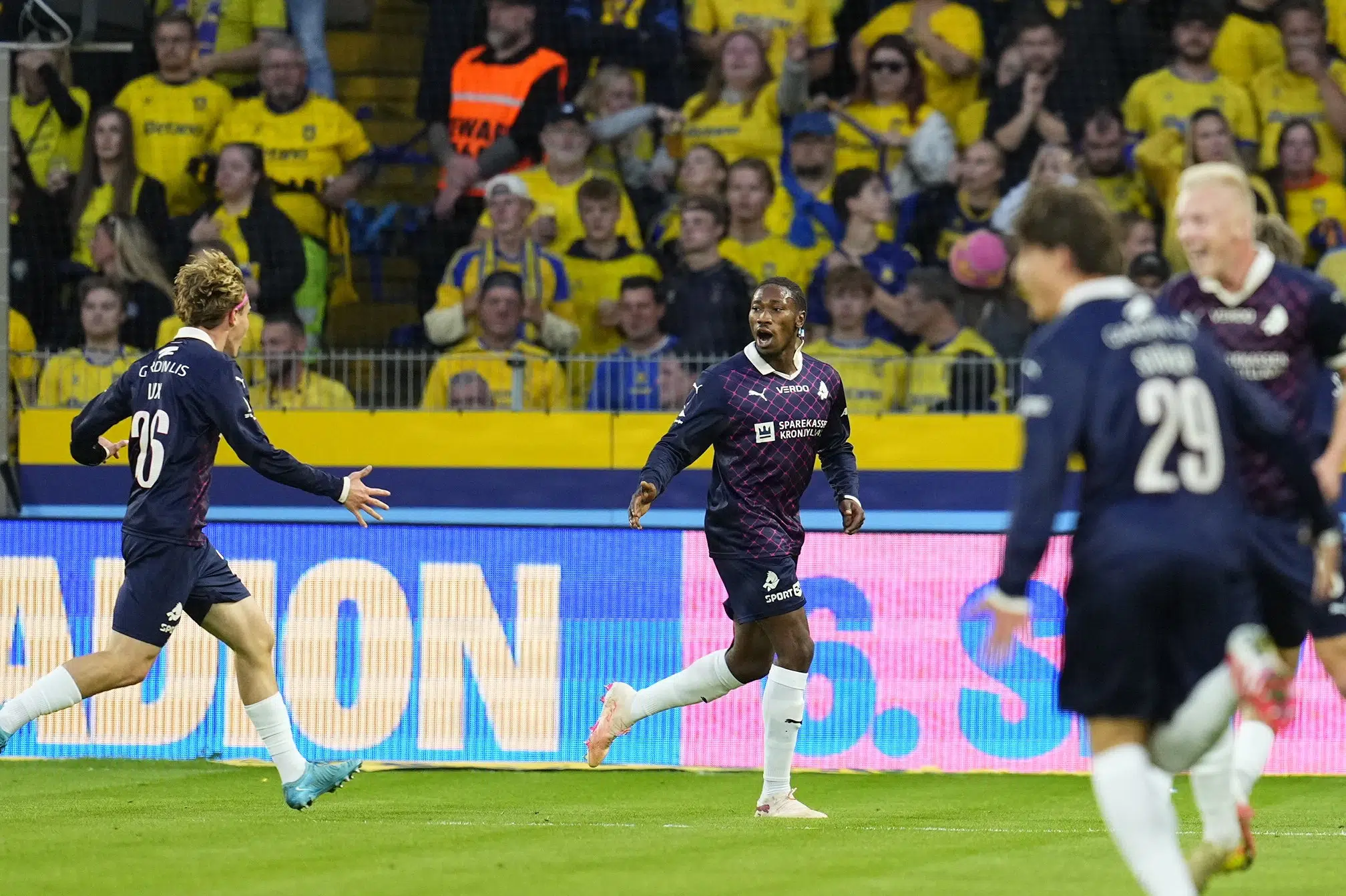 Effektivt Randers-hold straffer Brøndbys boldflytteri | Sport | Berlingske