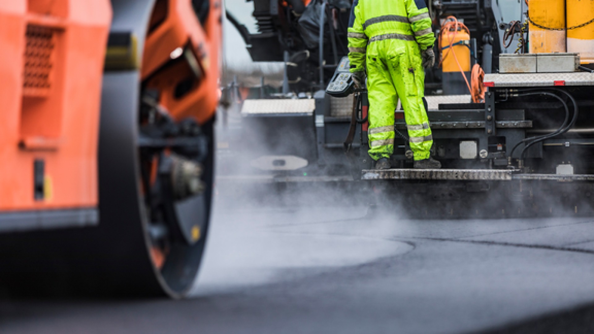 To ugers vejarbejde på trafikeret vej: Risiko for kø | tvSyd