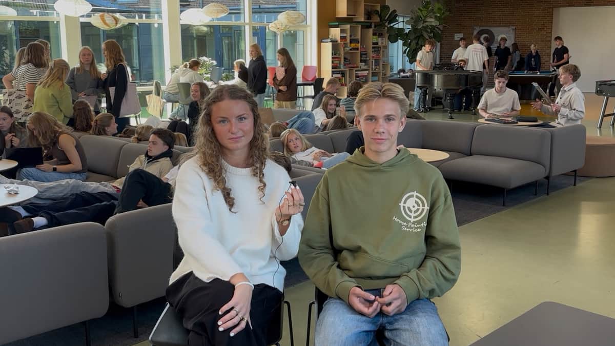 Efterskole strammer mobilreglerne: Eleverne mener, gevinsten er større end savnet | Indland | DR
