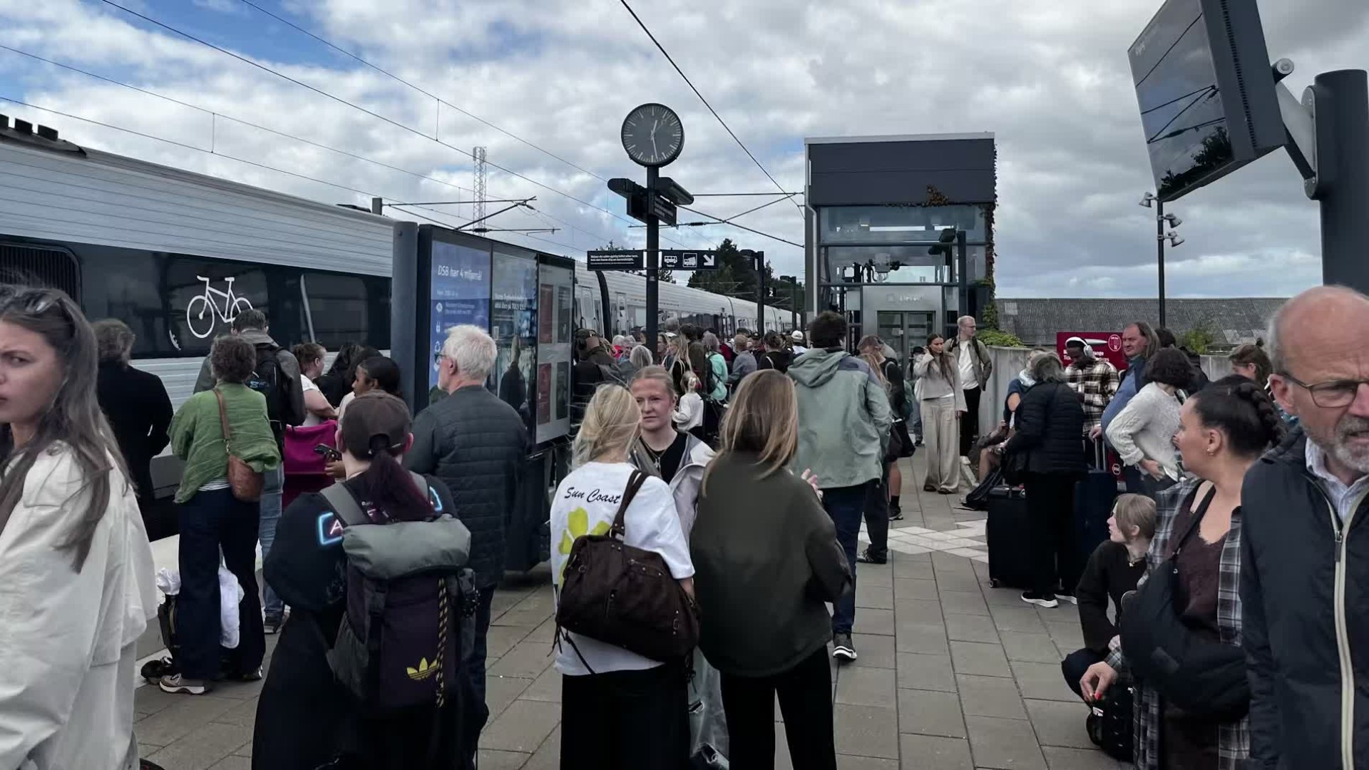 Tog på vej til Aalborg evakueret | TV2 Nord - Nyheder og TV fra Nordjylland