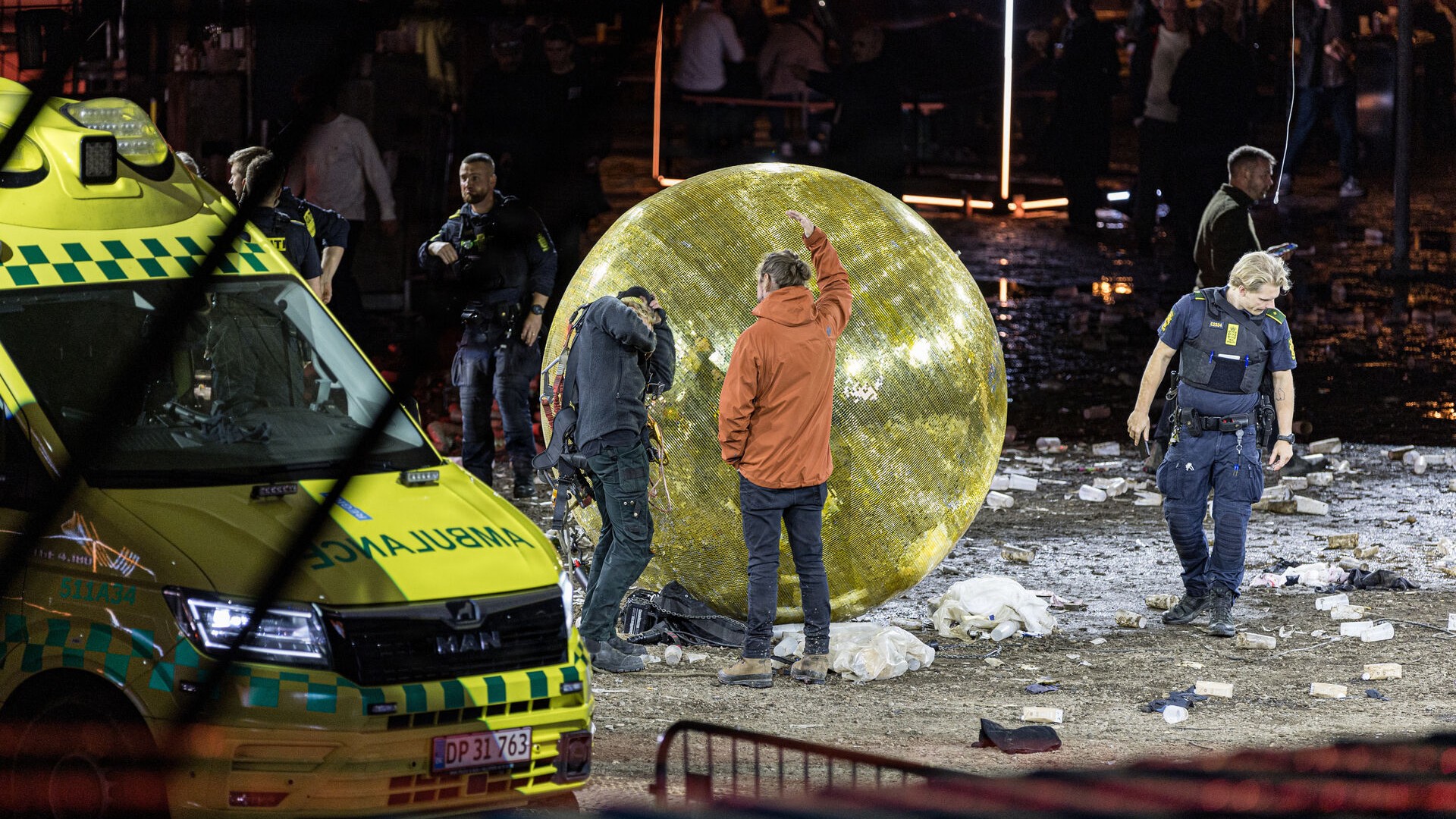 Nye detaljer om diskokugle-ulykke ved stor firmafest | TV 2 Kosmopol