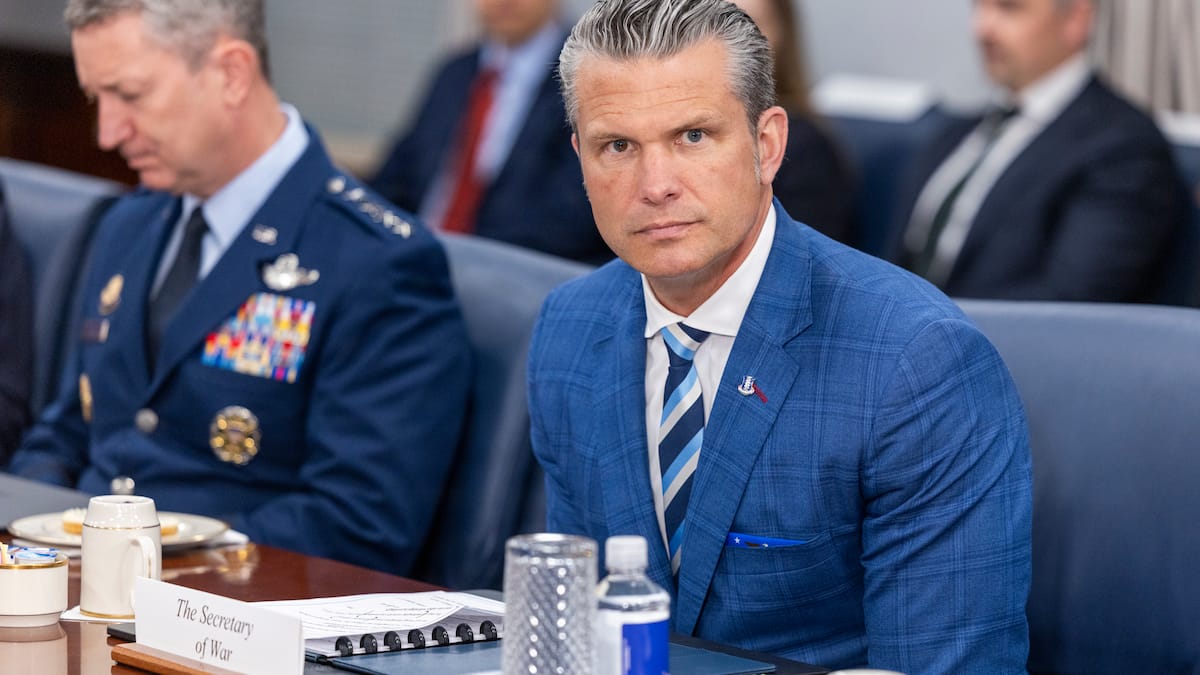 Hegseth har sendt skriftligt spørgeskema til Danmark: Svarene kan få stor militær betydning | Indland | DR