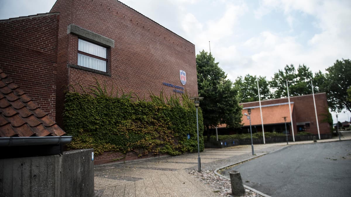 150 sårbare børn og specialskoleelever kan igen komme i skole med Flextrafik efter kaos | Indland | DR