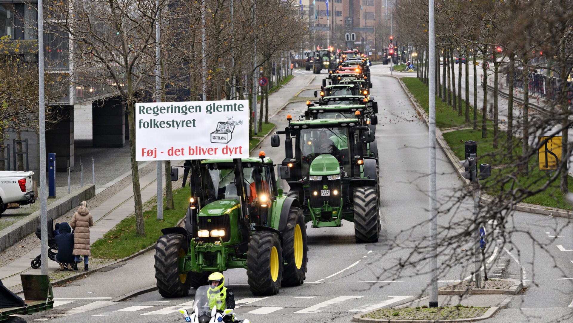 Stor traktordemonstration anmeldt i København | TV 2 Kosmopol