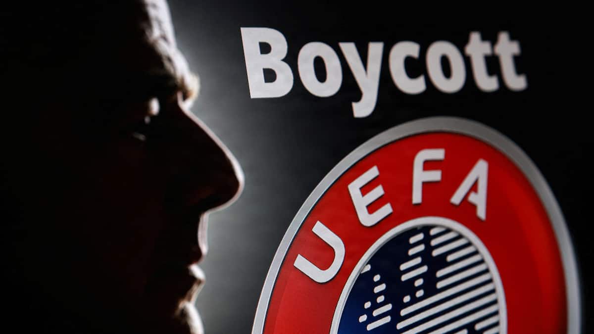 Fifa-forslag var vandfaldet, der fik bægeret til at flyde over, siger DBU-formand | Fodbold | DR