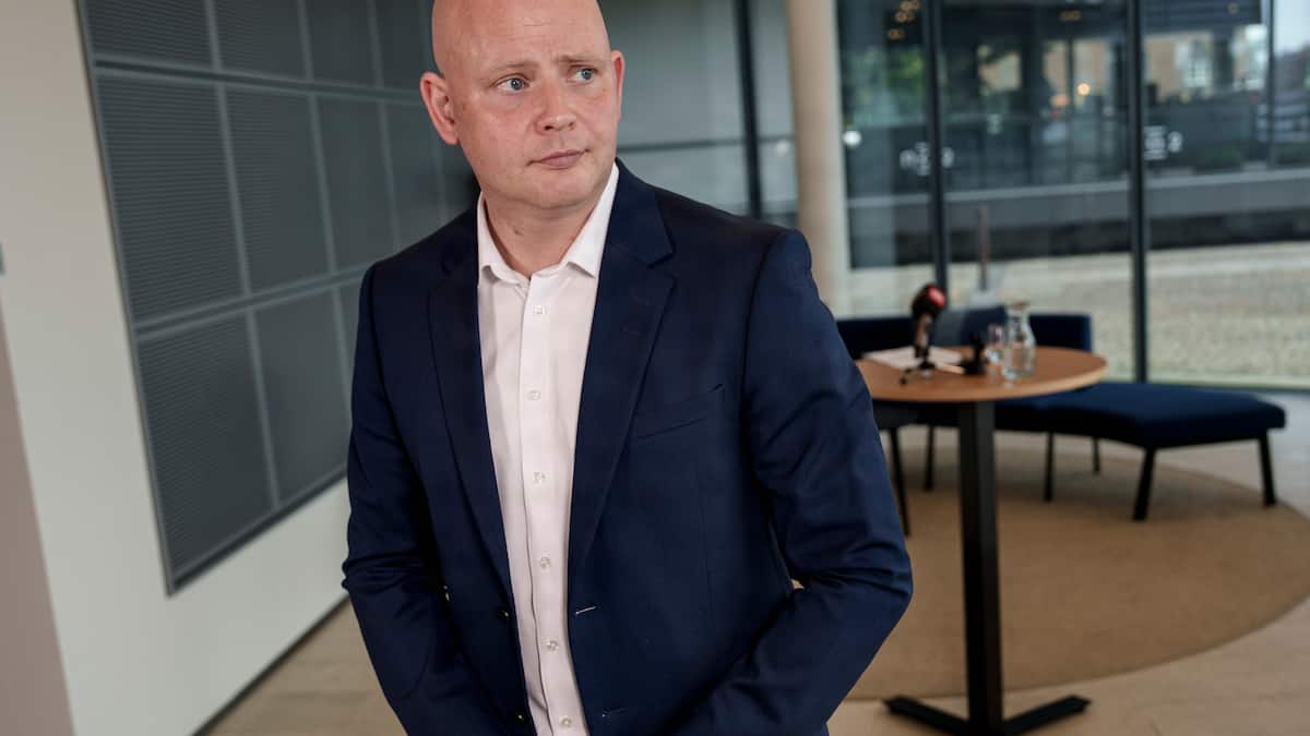 Dansk økonomi brager afsted: Regeringen opjusterer markant | Penge | DR