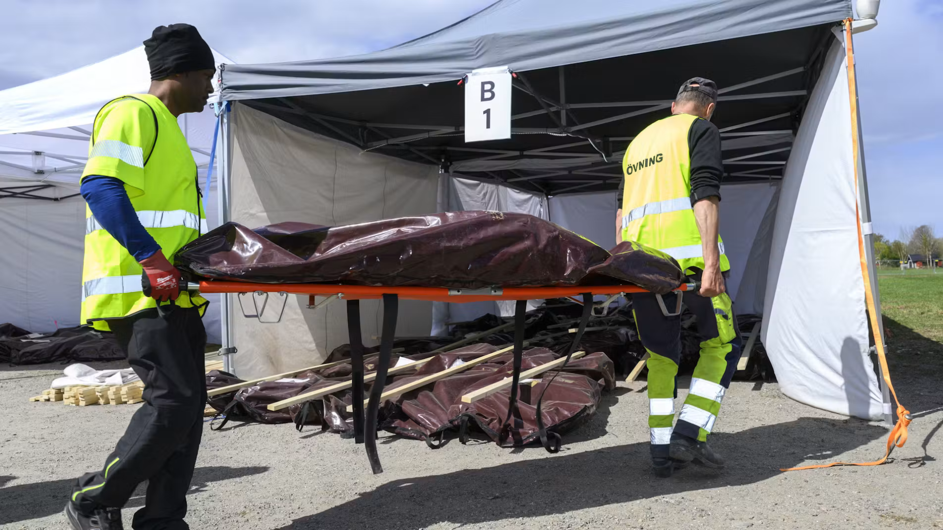 Feltpræster skal undervise landets sognepræster i militære begravelser