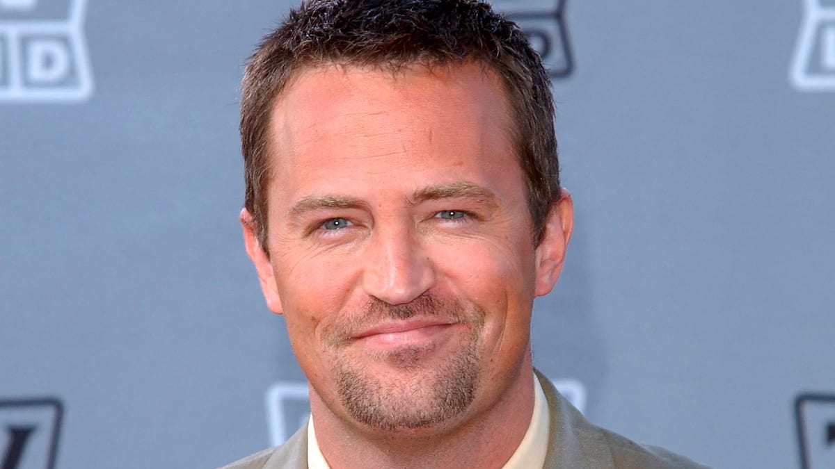 Netflix går helt tæt på afdøde Matthew Perry i ny dokumentarserie | Kultur | DR