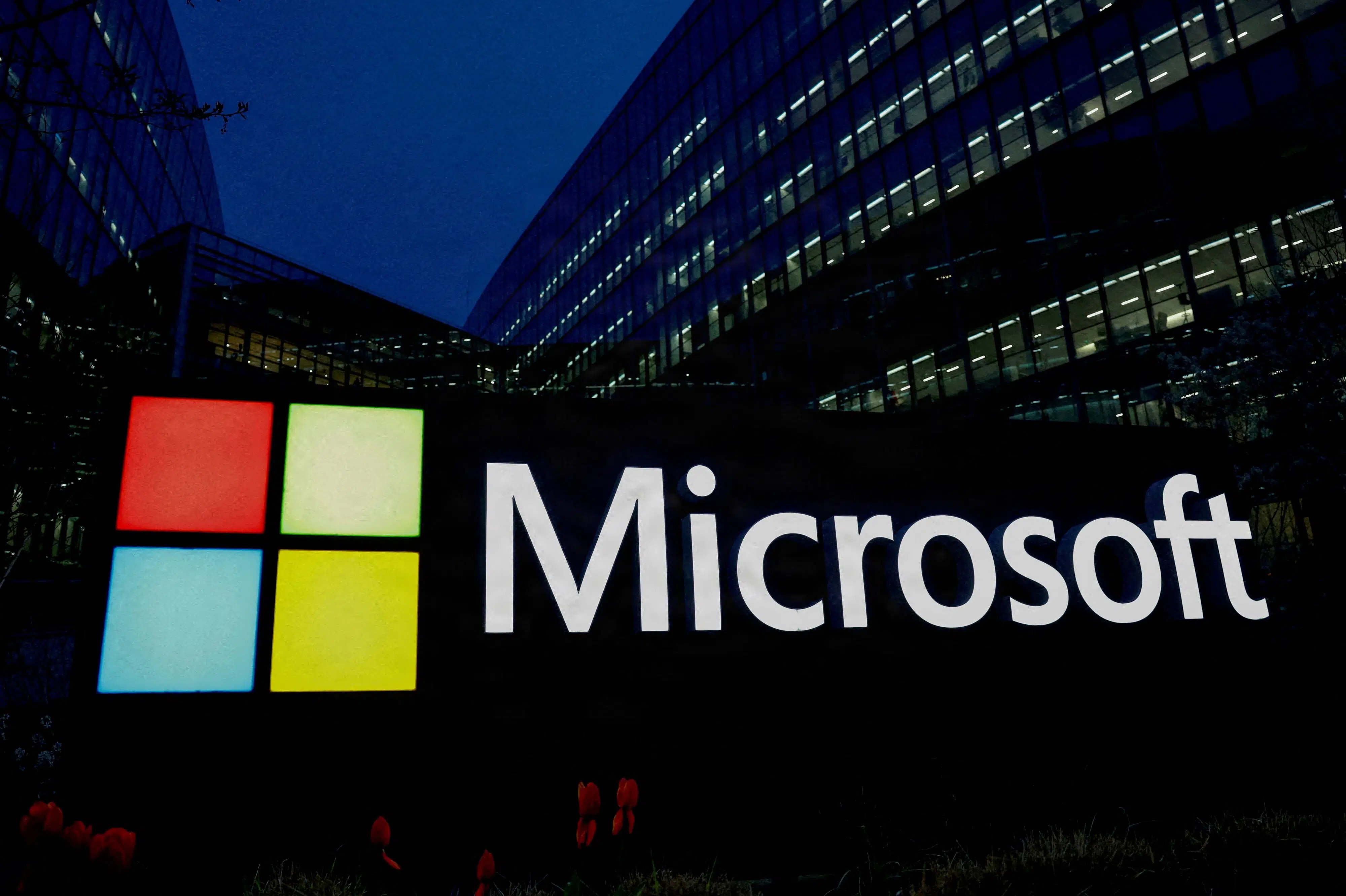 Satsninger på cloud og AI løfter Microsofts kvartalsregnskab | Business | Berlingske