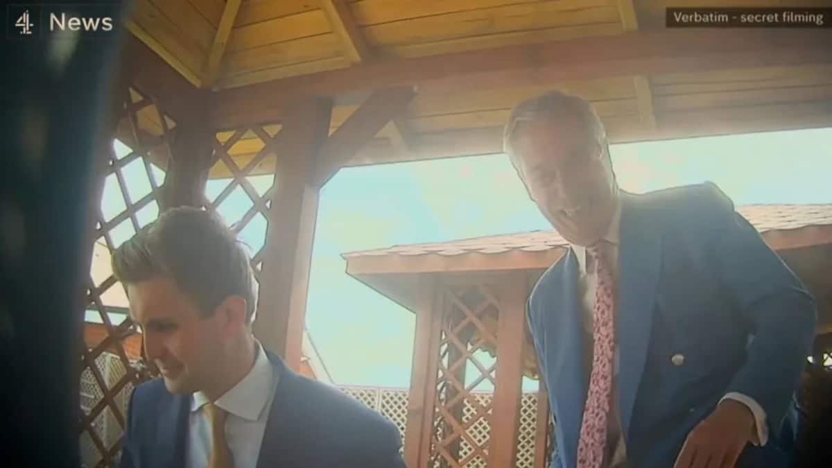 To personer tæt på Nigel Farage træder tilbage, efter journalist gik undercover | Udland | DR
