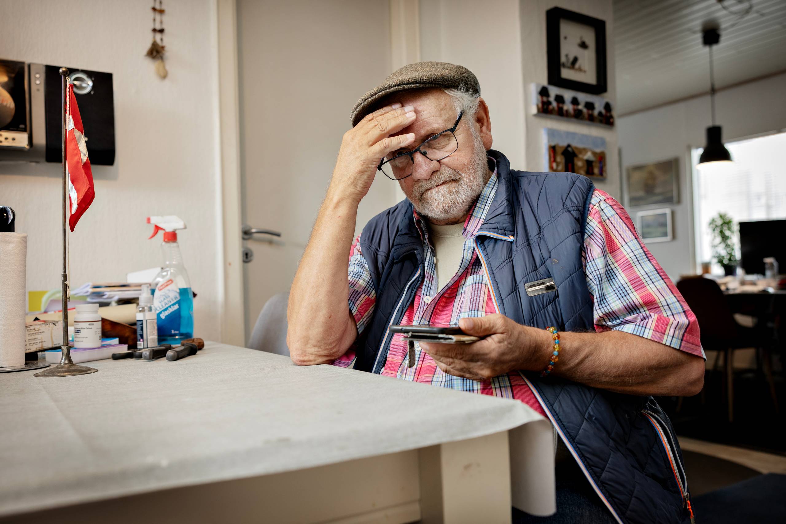 Det er ikke kun en af landets største miljøskandaler. Det er også en strid om tavshed og penge - Jyllands-Posten