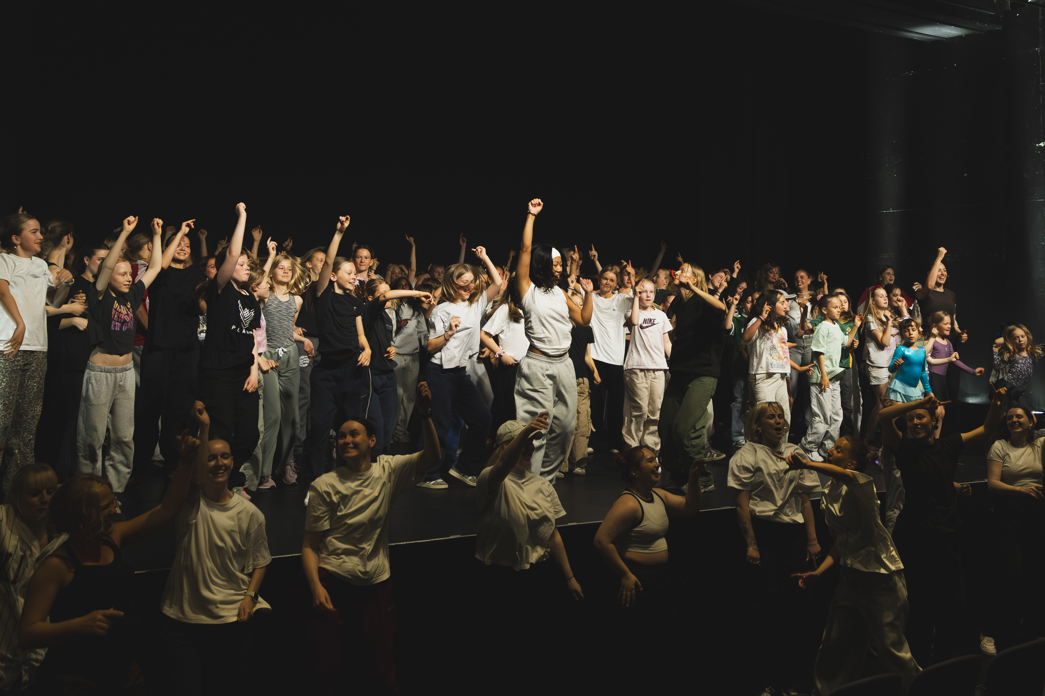 Locked Up Studio: Sommerdans i det fri