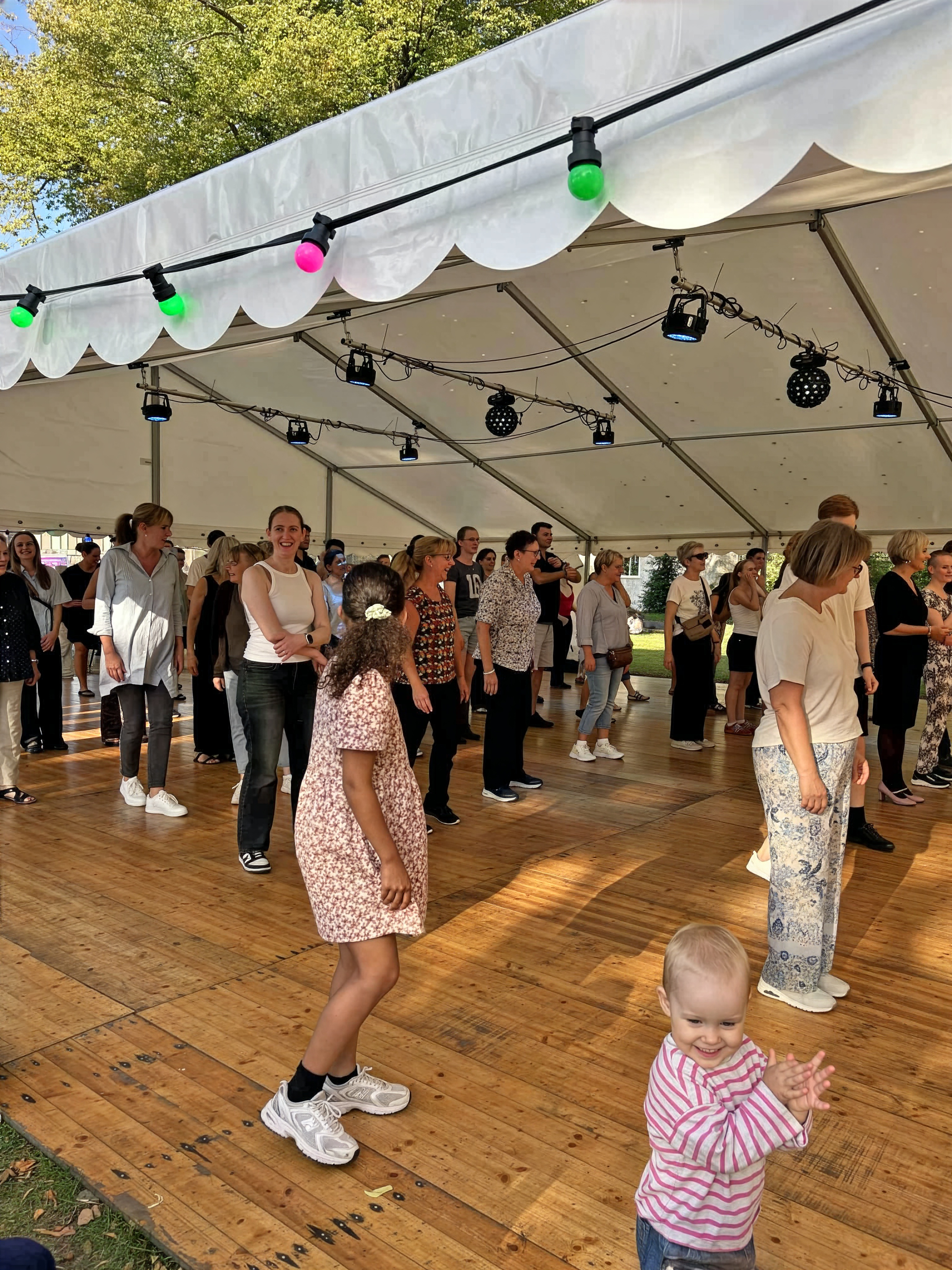Linedance for ALLE med Aarhus LinedanZE.dk