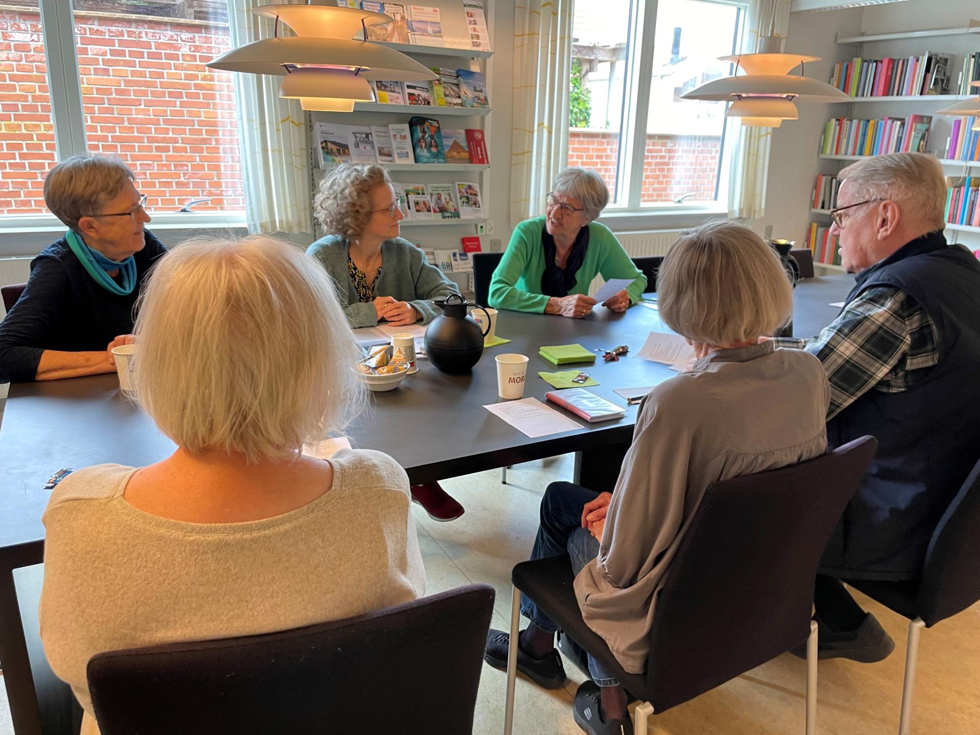 Fælleslæsning uden lektier. I lige uger. UDSOLGT